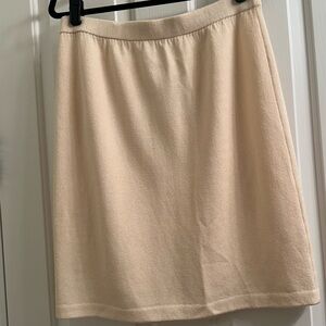 St. John’s  Cream Knit skirt with Subtle Texture size 14 great condition.